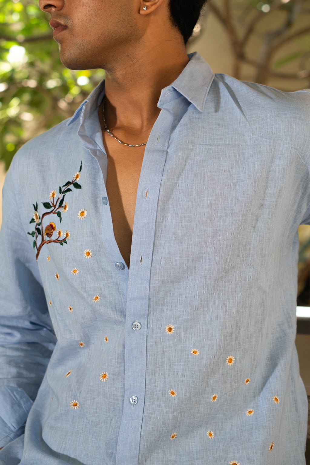 The Finch & Flora Sky Blue Relaxed Fit Linen Shirt